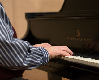 senior-playing-piano