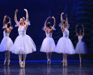 Holiday Activities in the Oberlin Area for You and Your Family
