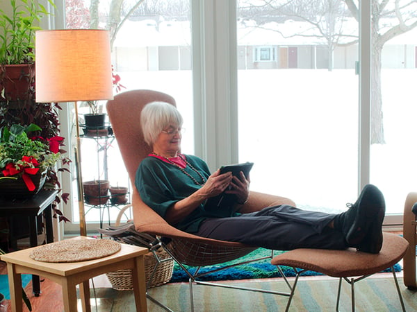 woman viewing iPad 