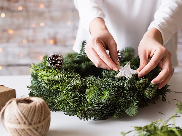 making a natural holiday wreath