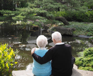 couple-in-sun